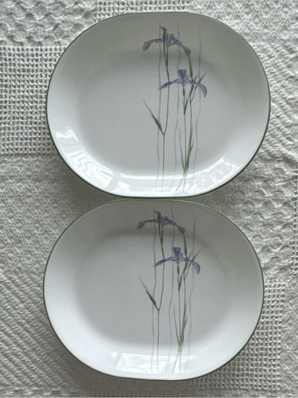 Corelle Shadow Iris Dinnerware Set - Picture 2 of 8